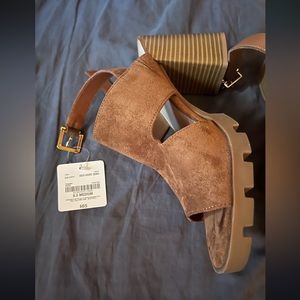 NWT woman’s shoes